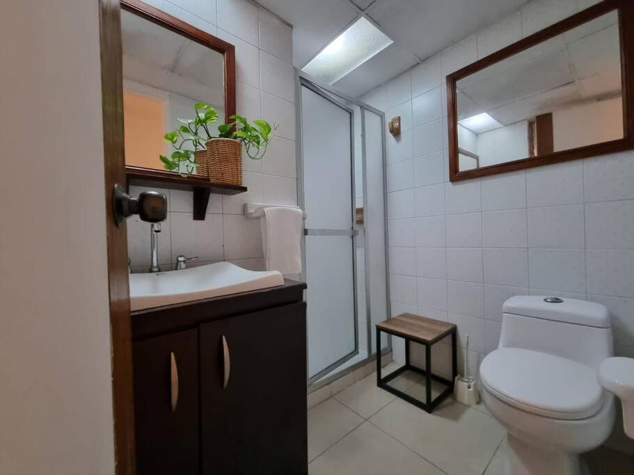 El Jardin De Manila Apartment เมเดยิน ภายนอก รูปภาพ